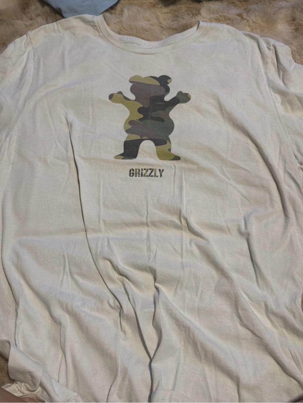 Grizzly Men's Cream Short-Sleeve Tee with Camo Bear Graphic